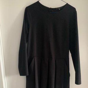Aritzia - Talula - Long-Sleeve, Pleated Dress